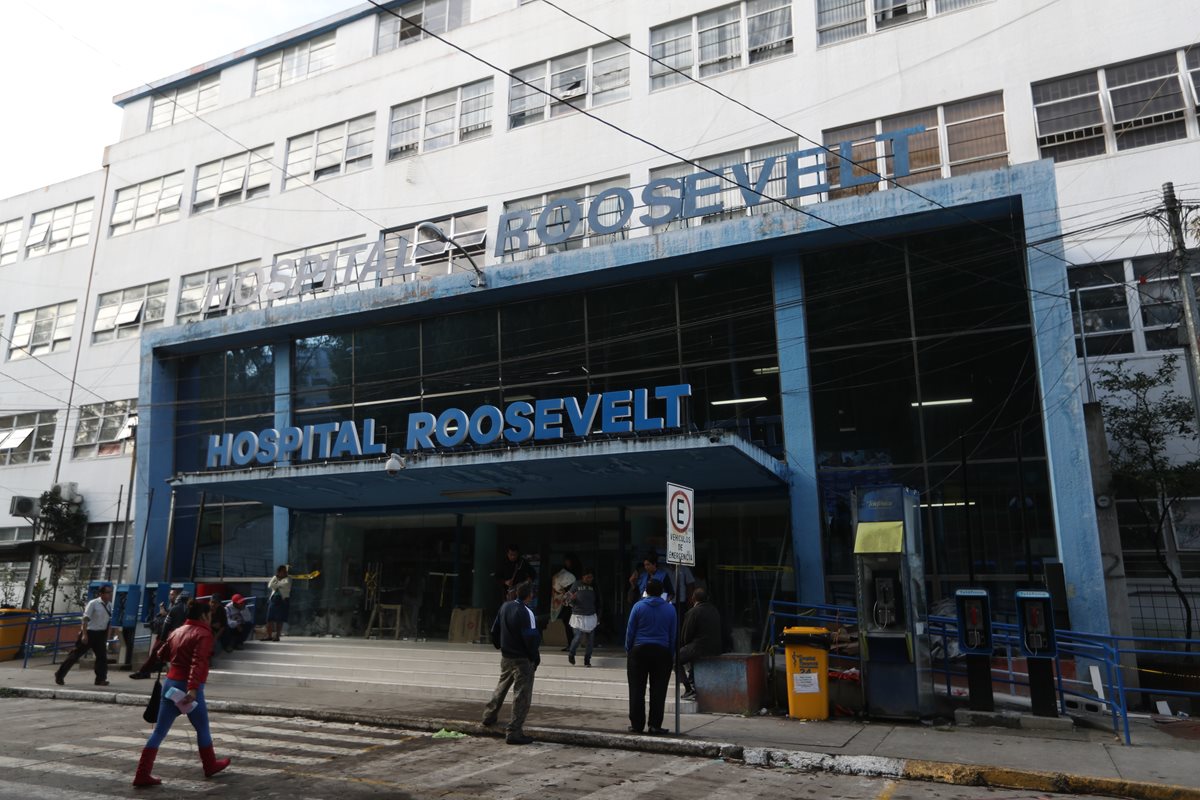 Los hospitales del Sistema de Salud Pública están en alerta naranja, esta se levanta hasta el lunes al mediodía. (Foto Prensa Libre: Hemeroteca PL)