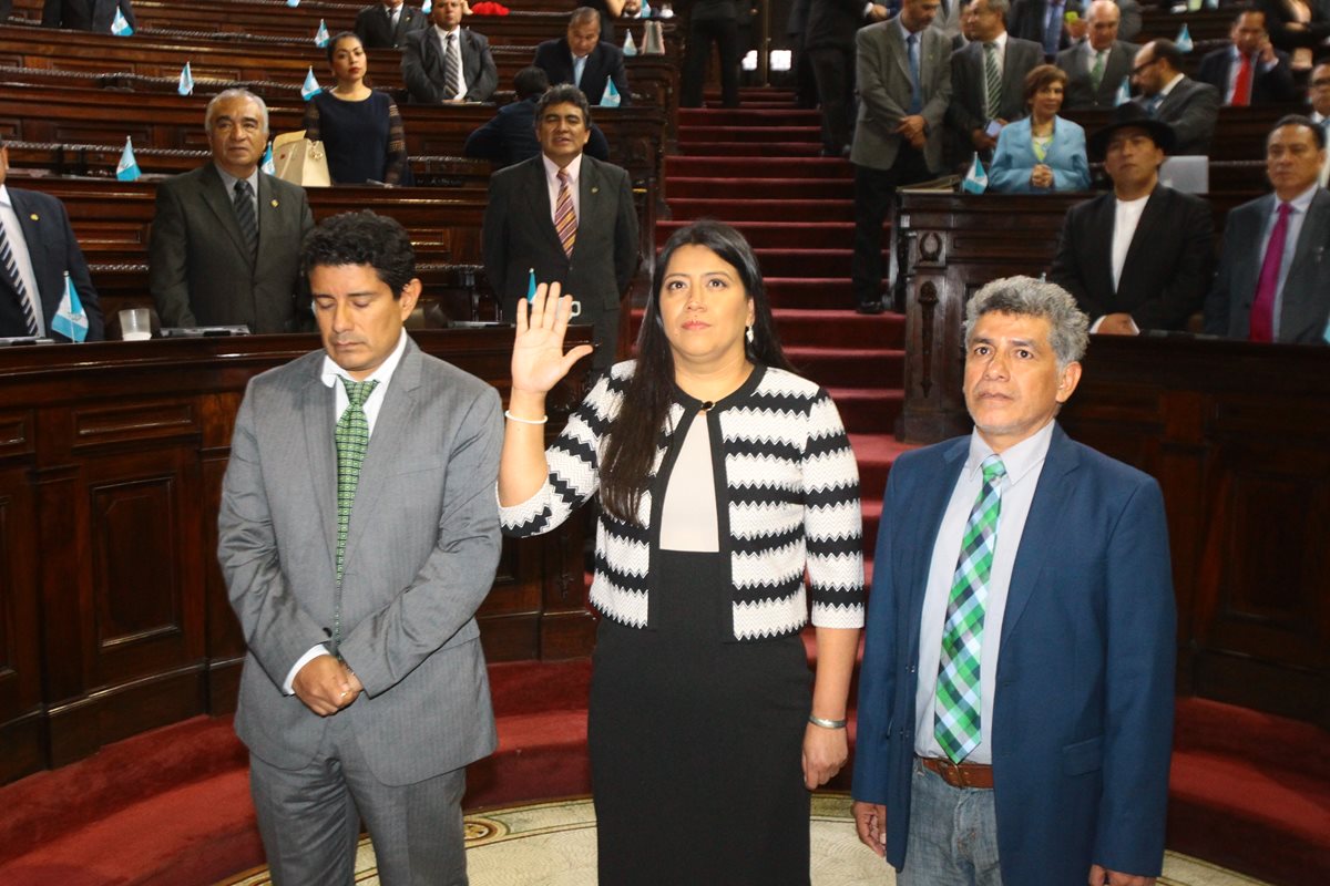 La nueva diputada Lesly Valenzuela de Paz pertenece al bloque de la Unidad Nacional de la Esperanza. (Foto Prensa Libre: Álvaro Interiano)