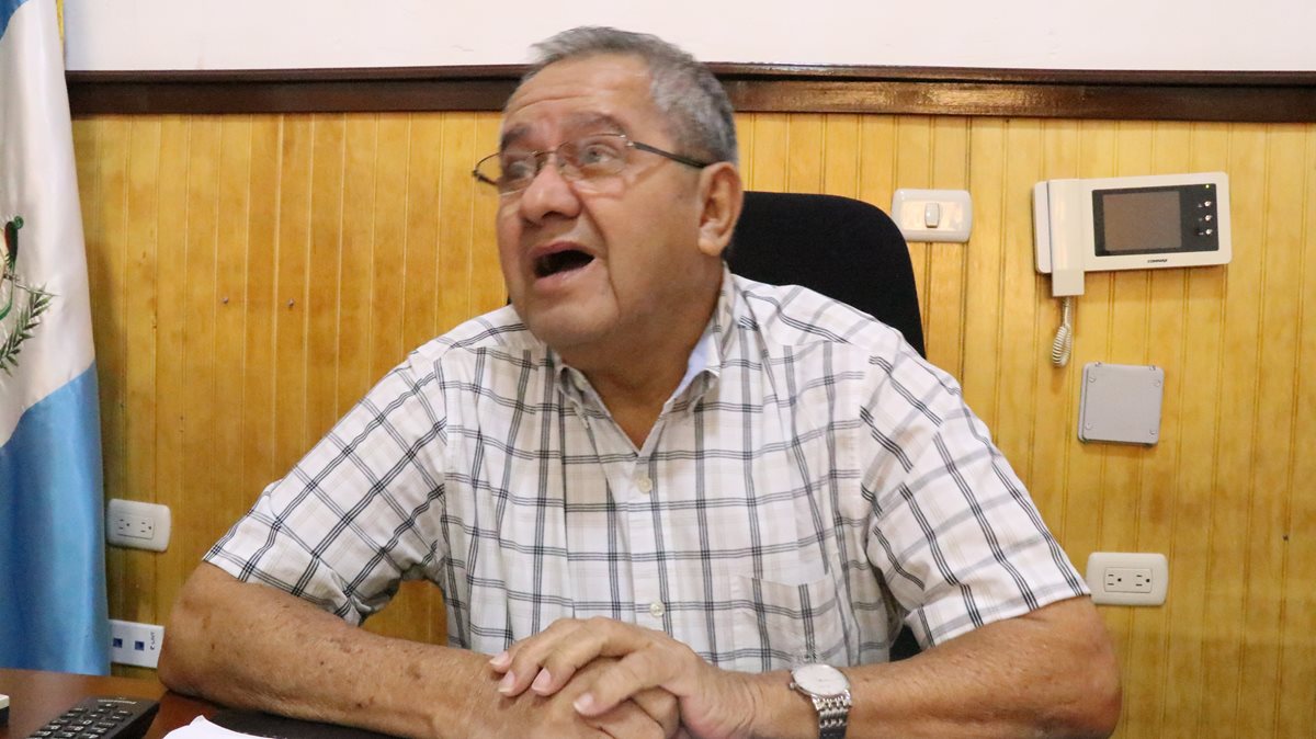 Manuel de Jesús Delgado, alcalde de Mazatenango, dijo estar anuente a la decisión que tome el juez pesquisidor. (Foto Prensa Libre: Cristian Soto)