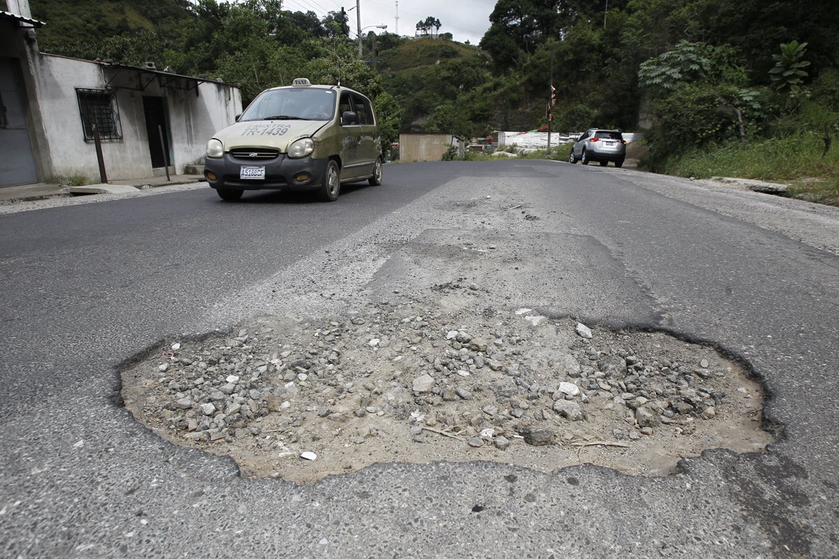 Por la baja ejecución que reporta el Ministerio de Comunicaciones este año, la Comisión de Finanzas del Congreso le reducirá el techo al proyecto de Presupuesto del 2018. (Foto Prensa Libre: Hemerotec PL)