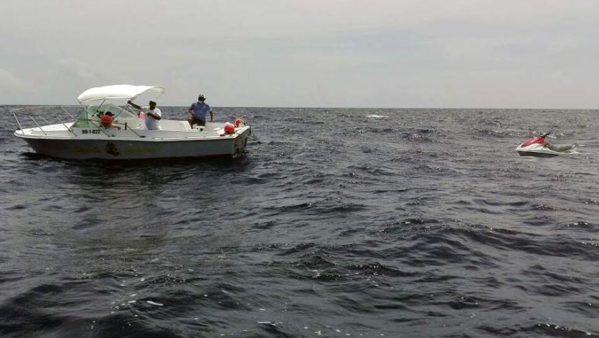 Autoridades localizaron el lunes último la motocicleta acuática en la que se trasladaban las dos personas desaparecidas. (Foto Prensa Libre: La Prensa HN)