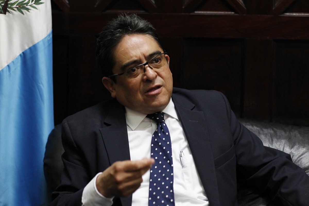 El Procurador de los Derechos Humanos Jordán Rodas Andrade ya no insistirá en un acercamiento directo con el Presidente de la República Jimmy Morales pero seguirá con la labor de crear una hoja de ruta y mecanismo para e diálogo junto a la PGN. (Foto, Prensa Libre: Hemeroteca PL)
