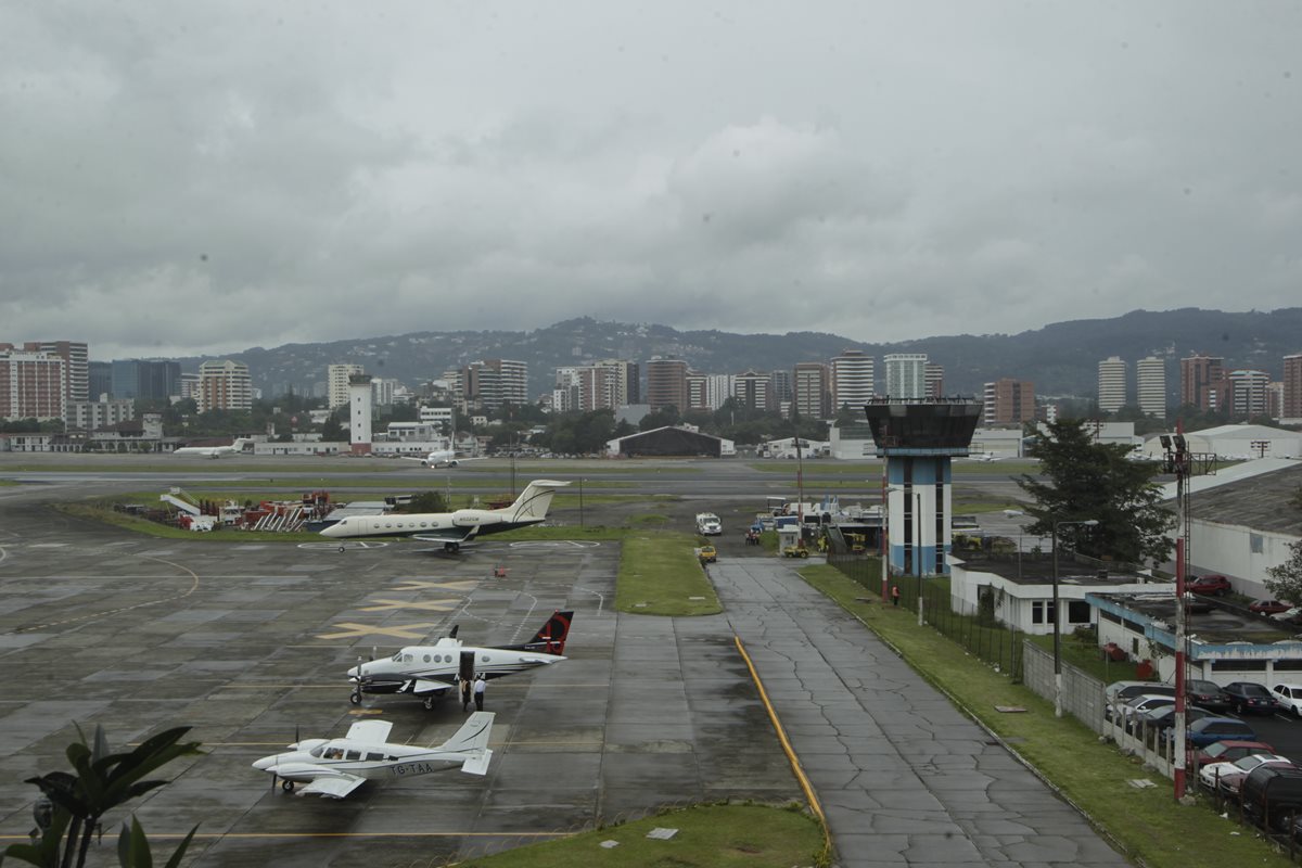 Aeronáutica pretende mejorar las condiciones aeroportuarias. (Foto Prensa Libre: Hemeroteca PL)