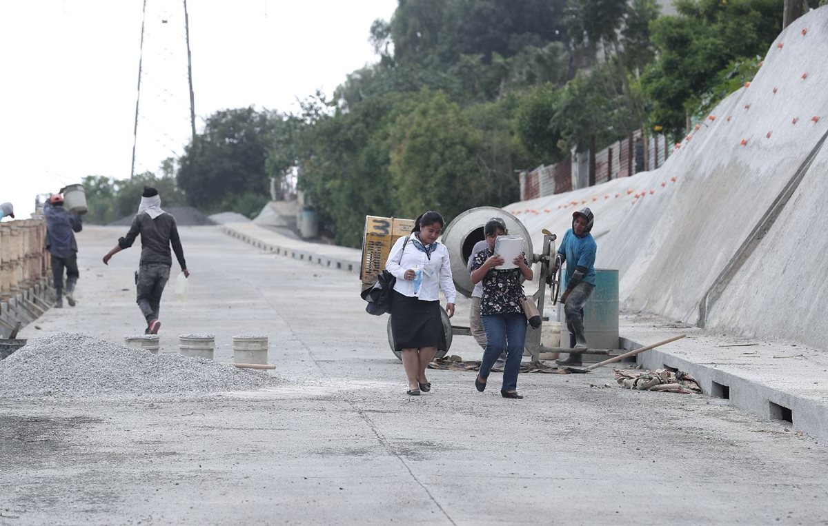 La ruta alterna entre San Miguel Petapa y la zona 21 de la capital tiene un costo de Q4.9 millones, pero no se puede usar. (Foto Prensa Libre: Juan de Dios González)