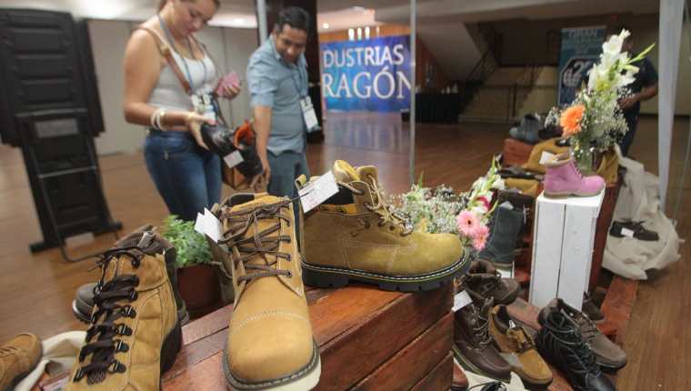 El sector de calzado es uno de los que se opone a firmar el acuerdo con los puntos discutidos. (Foto Prensa Libre: Hemeroteca)