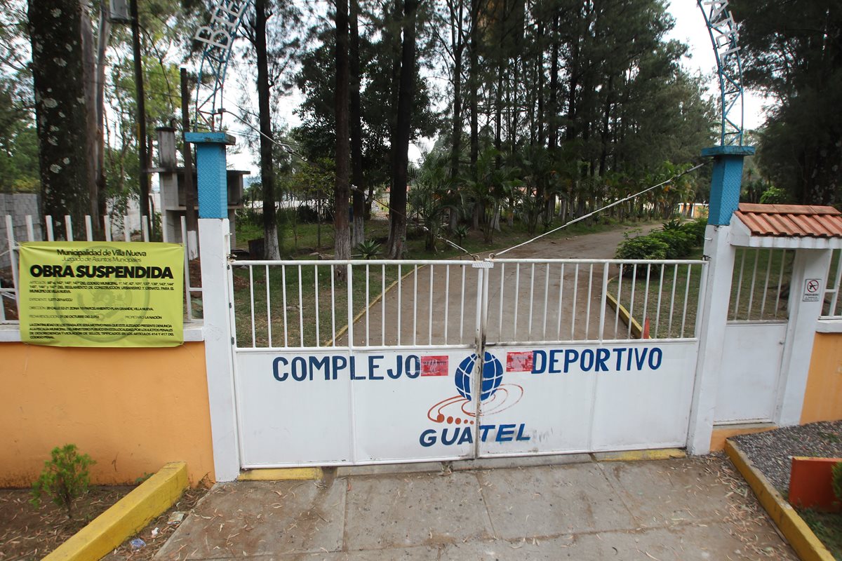 Área en el kilómetro 22, de la ruta al Pacífico, donde se construye una cárcel, cuyos trabajos quedaron suspendidos. (Foto Prensa Libre: Álvaro Interiano)