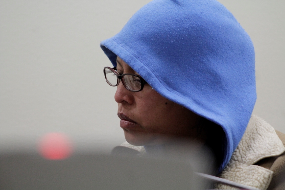 Brenda Karina Sapón Lemus escucha sentencia durante audiencia en la ciudad de Quetzaltenango. (Foto Prensa Libre: María José Longo)