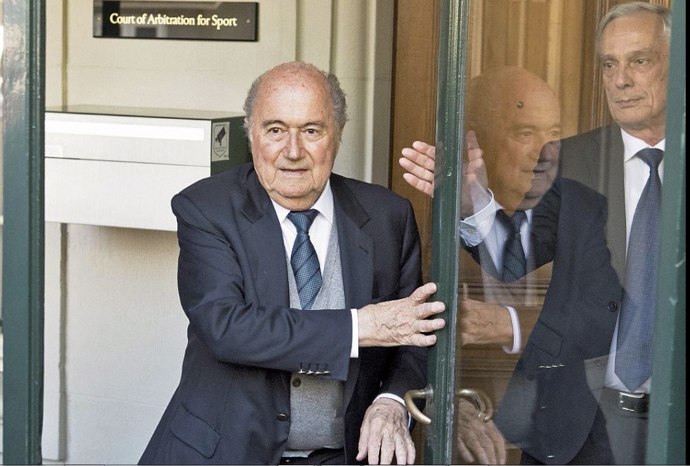 Joseph Blatter afirma que es al futbol y los futbolistas a los que más se persigue en casos de corrupción. (Foto Prensa Libre: EFE)