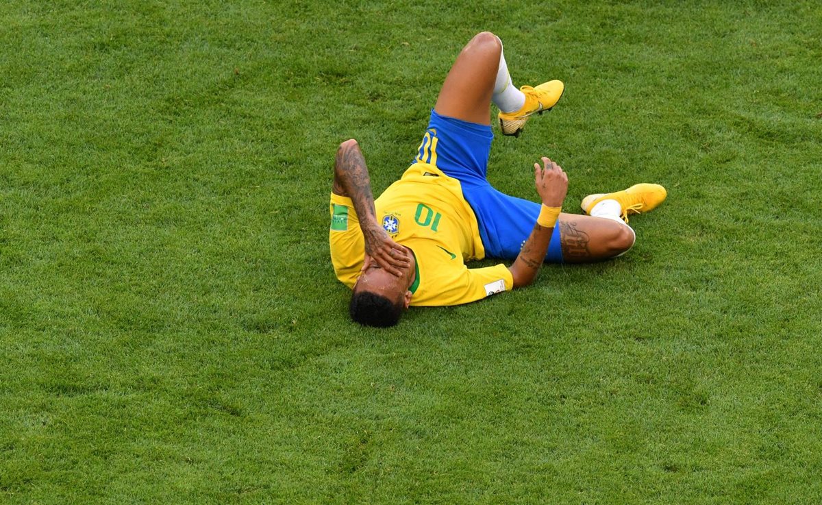 Neymar ha recibido varias faltas en lo que va de la Copa del Mundo. (Foto Prensa Libre: AFP)