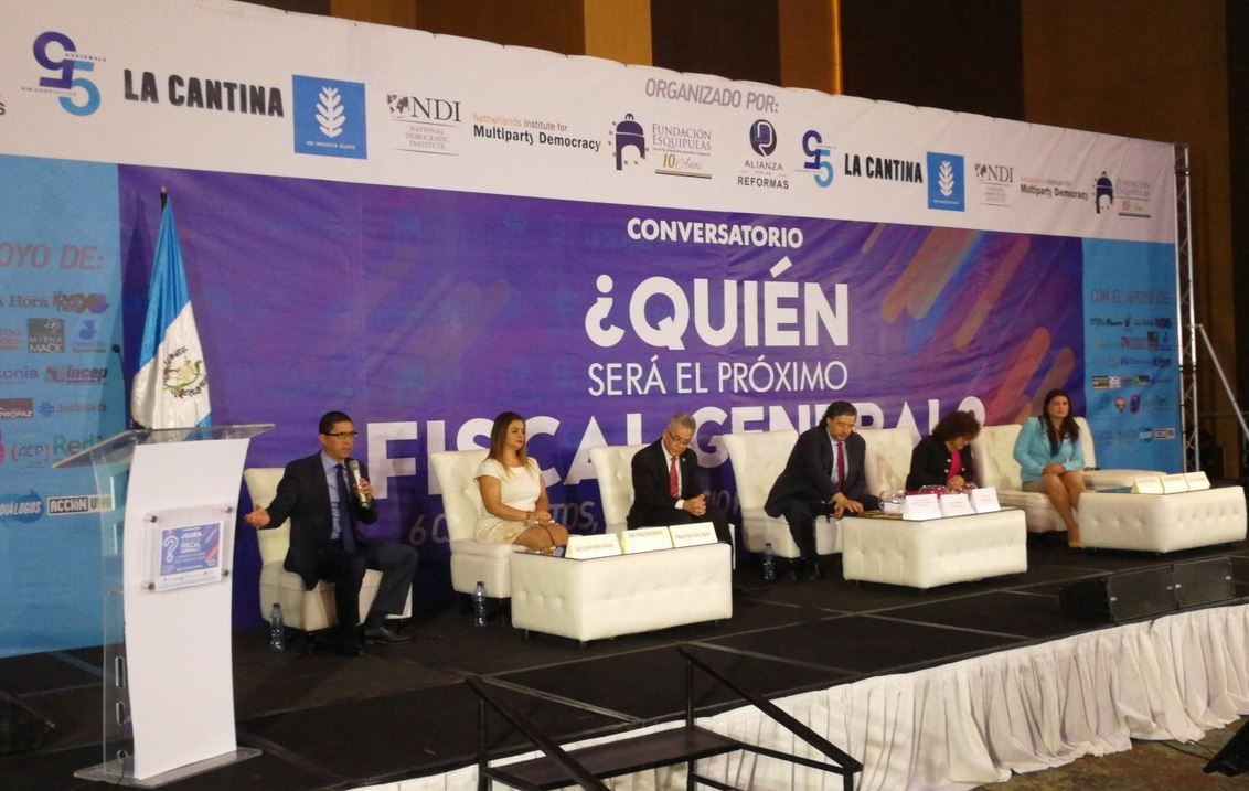 Al foro "¿Quién será el próximo Fiscal General? se presentaron cinco de los seis aspirantes que conforman la nómina para dirigir el Ministerio Público. (Foto Prensa Libre: Javier Lainfiesta)