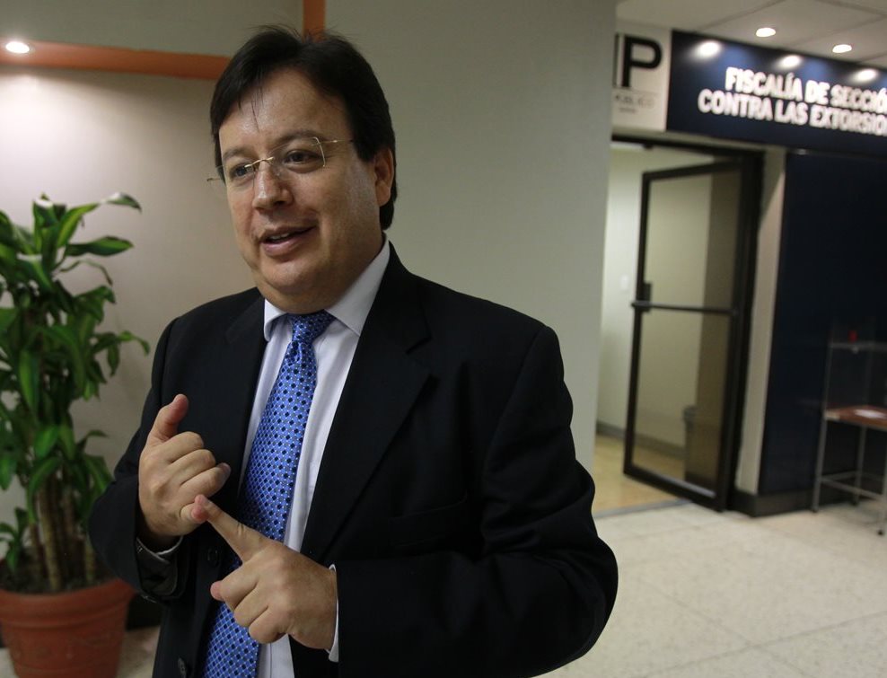 El pasado 17 de mayo el congreso acepto la renuncia del exmagistrado de la Corte Suprema de Justicia Vladimir Aguilar. (Foto Prensa Libre: Estuardo Paredes)
