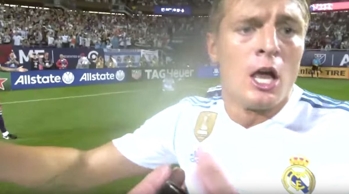 Una cámara colocada en el uniforme del árbitro grabó el partido entre el Real Madrid y las estrellas de la MLS. (Foto Prensa Libre: Video BBC Mundo)