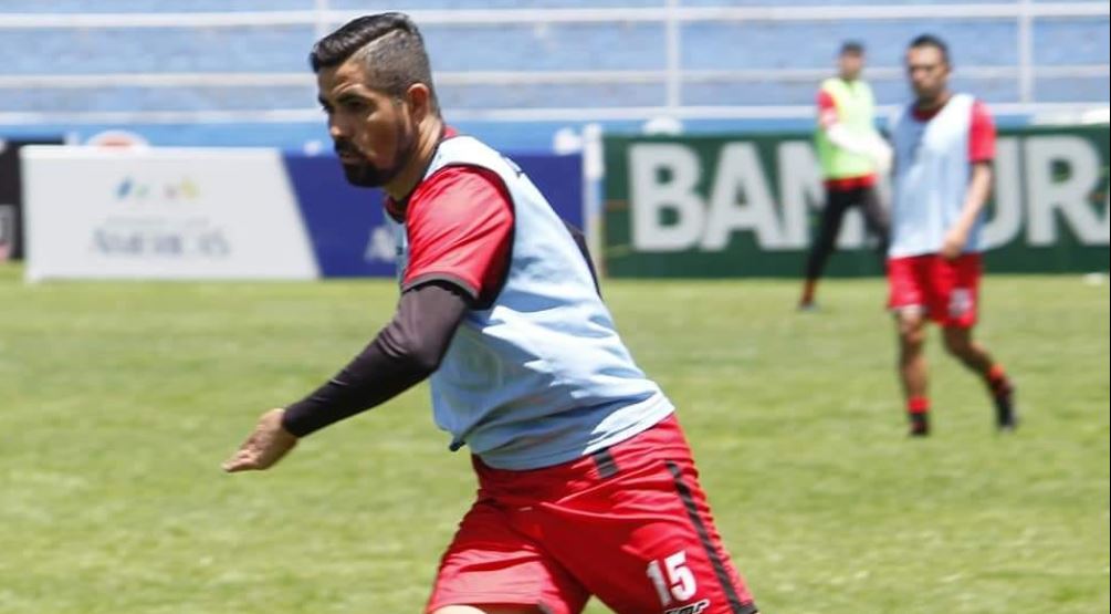 El mexicano Carlos Morales quedó fuera del plantel quetzalteco, tras la eliminación del Torneo de Copa. (Foto Prensa Libre: Raúl Juárez).