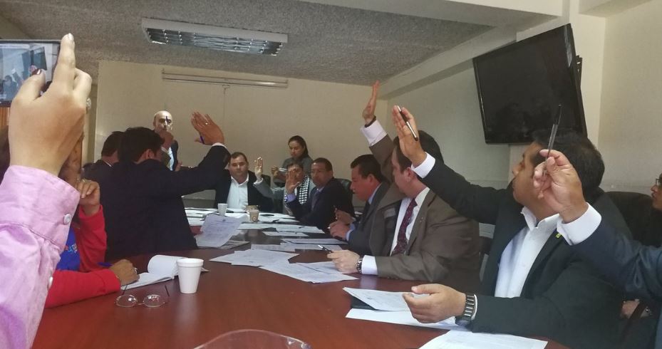 Comisión vota sobre los integrantes directivos de Conamigua. (Foto Prensa Libre: Carlos Álvarez)