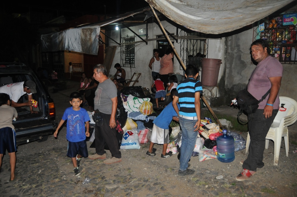Parte de la ayuda que ha sido reunida para los afectados el incendio en Coatepeque. (Foto Prensa Libre: Alexánder Coyoy).