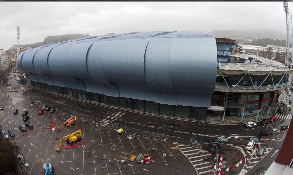El estadio de de Balaídos quedó con desperfectos en su estructura. (Foto Prensa Libre: EFE)