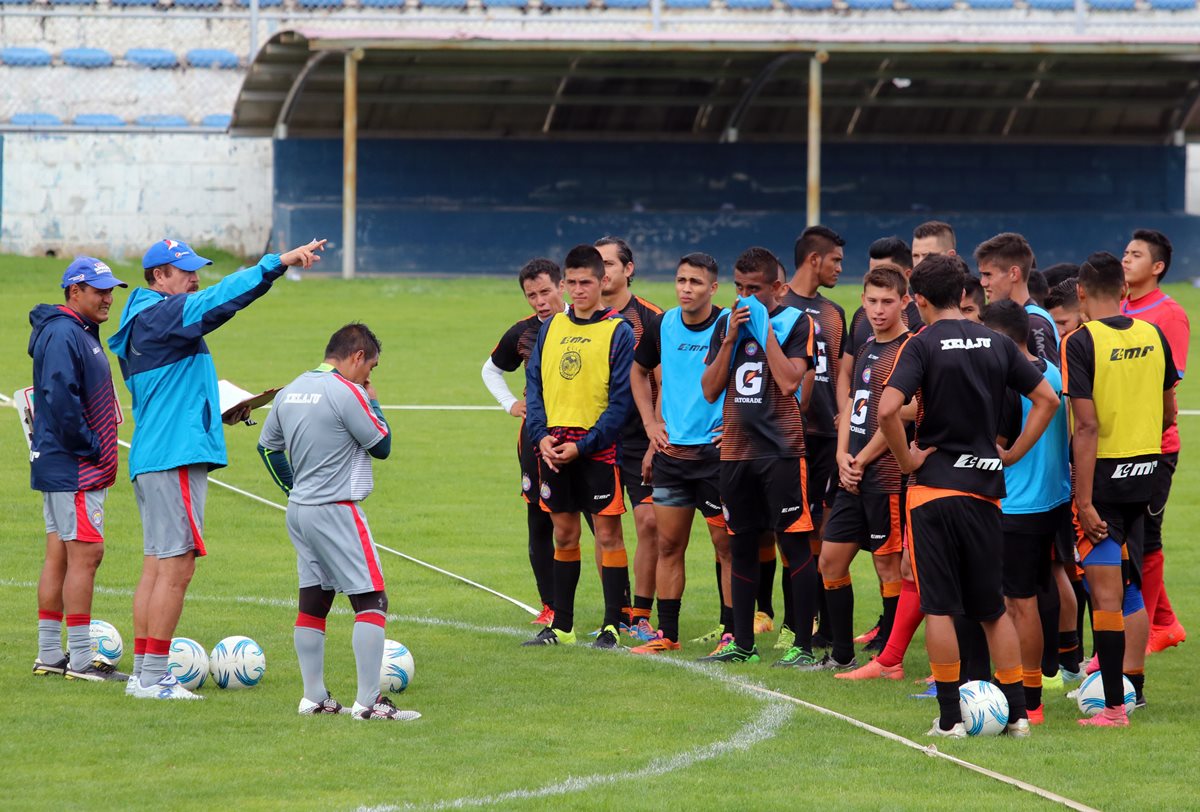 Xelajú MC intenta encontrarse con un resultado positivo en la próxima jornada. (Foto Prensa Libre: Carlos Ventura)