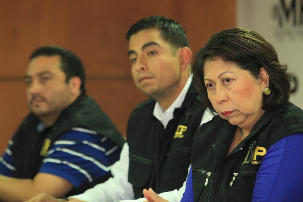 Rottman Pérez y Mayra Véliz fueron denunciados por tráfico de influencias y otros delitos. (Foto Prensa Libre: Hemeroteca PL)