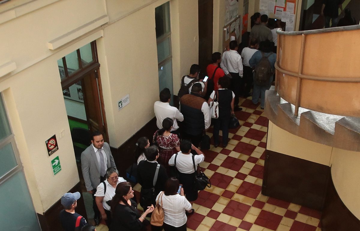 En promedio, el Congreso paga horas extras a 192 personas cada mes. (Foto Prensa Libre: Hemeroteca PL)