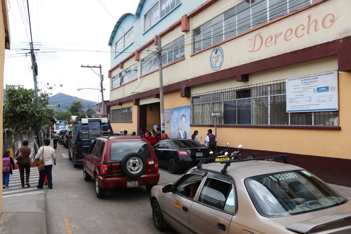 El Centro Universitario de San Marcos podría ser tomado por un grupo de estudiantes para exigir una investigación sobre supuestas anomalías. (Foto Prensa Libre: Whitmer Barrera)