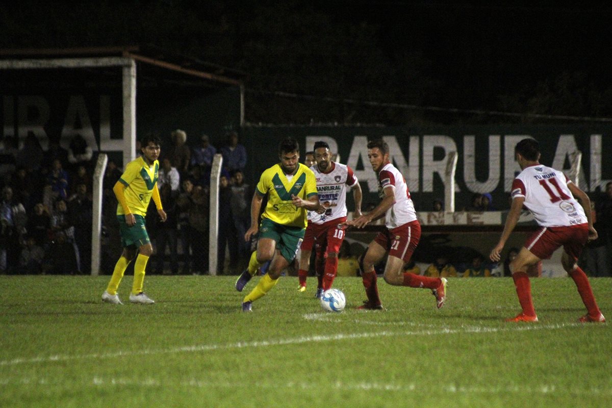 Mictlán no pudo aprovechar su condición de local para sumar en la tabla de posiciones. (Foto Prensa Libre: Hugo Oliva)
