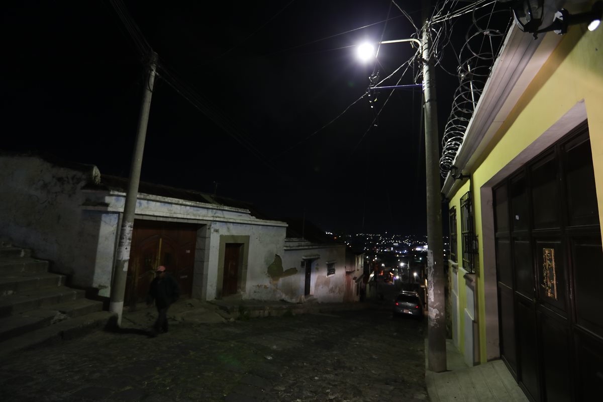 La Empresa Eléctrica Municipal de Quetzaltenango comenzará a cobrar más por el servicio de luz y alumbrado público en febrero del 2019. (Foto Prensa Libre: Mynor Toc) 