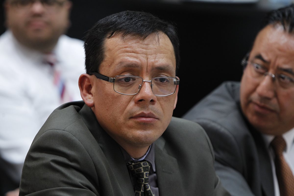 Gustavo Juárez es el nuevo abogado de Roxana Baldetti, sustituye a Mario Cano, implicado en el caso Cooptación del Estado. (Foto Prensa Libre: Edwin Bercián)