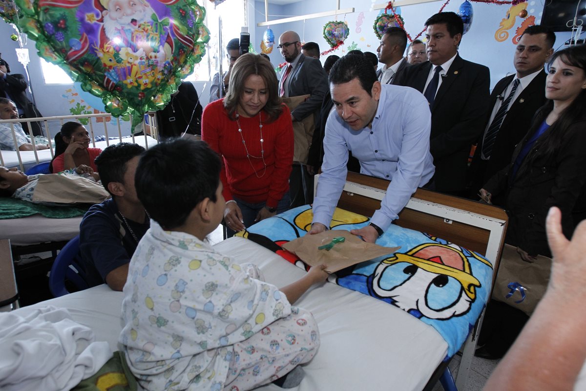 El mandatario se mostró incoherente al tratar de explicar que desconocía que FCN-Nación incumplió con entregar los informes al TSE. (Foto Prensa Libre: Paulo Raquec)