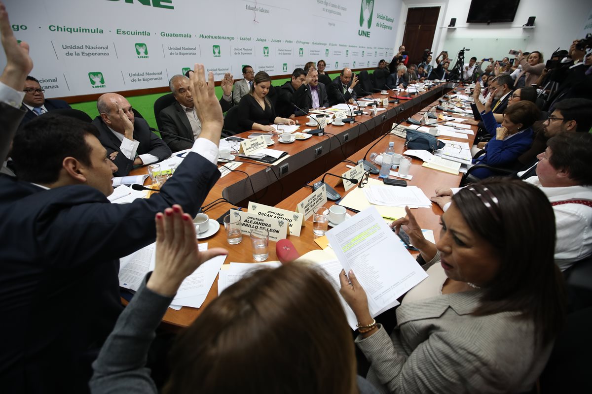 Diputados de la Comisión de Asuntos Electorales aprobaron la creación de subdistritos en la propuesta de reformas electorales. (Foto Prensa Libre: Paulo Raquec)