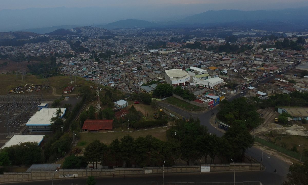 Vista aérea de la zona 18 de la capital. (Foto Prensa Libre: Estuardo Paredes).