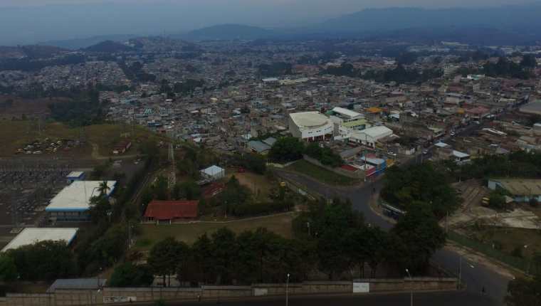 Vista aérea de la zona 18 de la capital. (Foto Prensa Libre: Estuardo Paredes).
