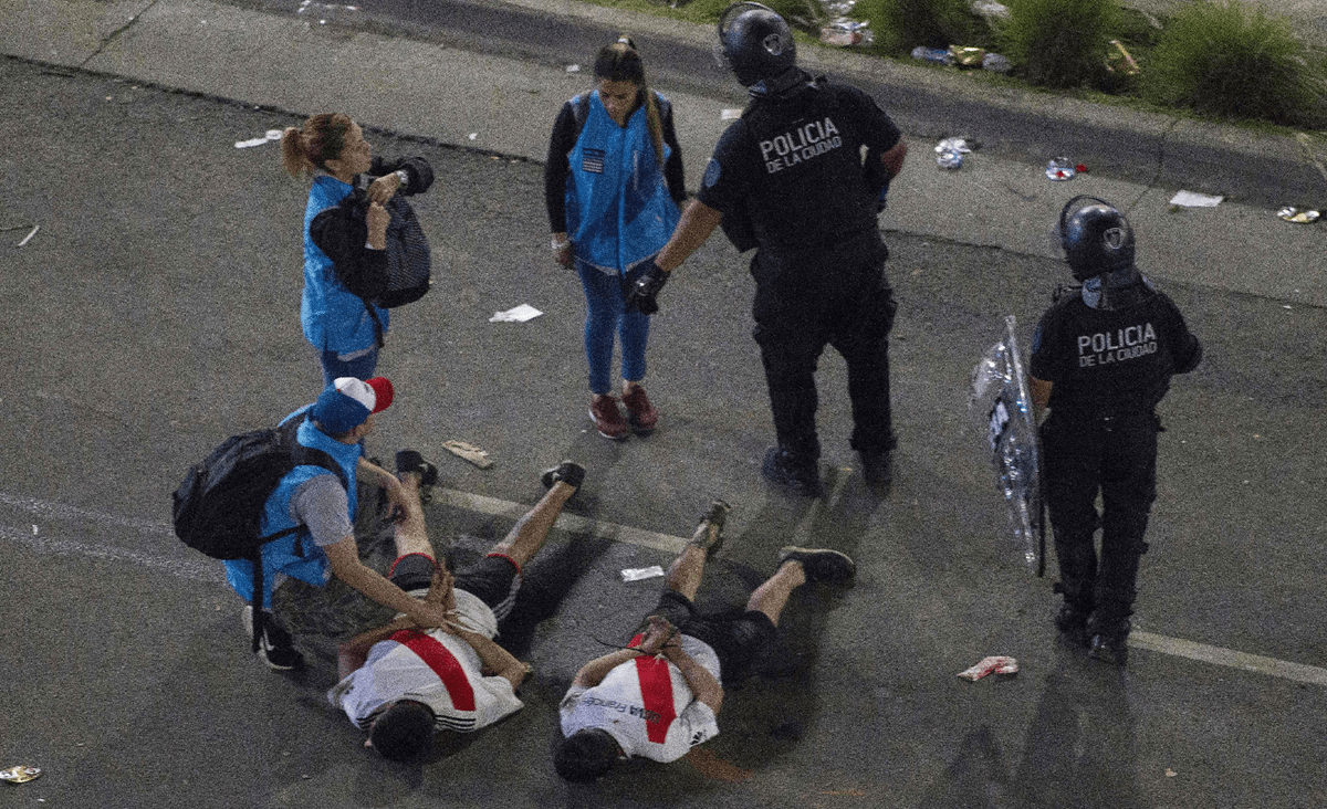 River Plate gana la “Copa de la violencia” y causan disturbios en Buenos Aires