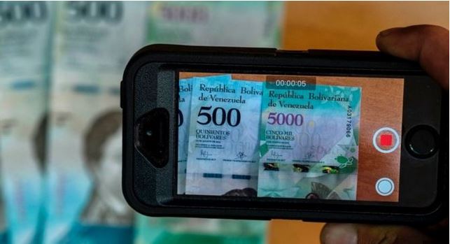 Maduro anunció la creación de una criptomoneda llamada "petro". (Foto Prensa Libre: AFP)