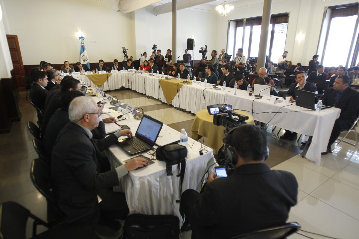La Comisión de Finanzas del Congreso a través de la Mese Técnica del Presupuesto ha sesionado en 15 ocasiones para que las instituciones defiendan el proyecto de Presupuesto para el otro año. (Foto Prensa Libre: Hemeroteca PL)