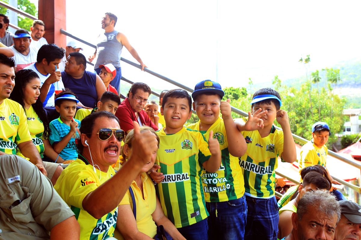 Guastatoya supera por una pequeña ventaja a Municipal en el encuesta de Tododeportes. (Foto Prensa Libre: Edwin Fajardo).