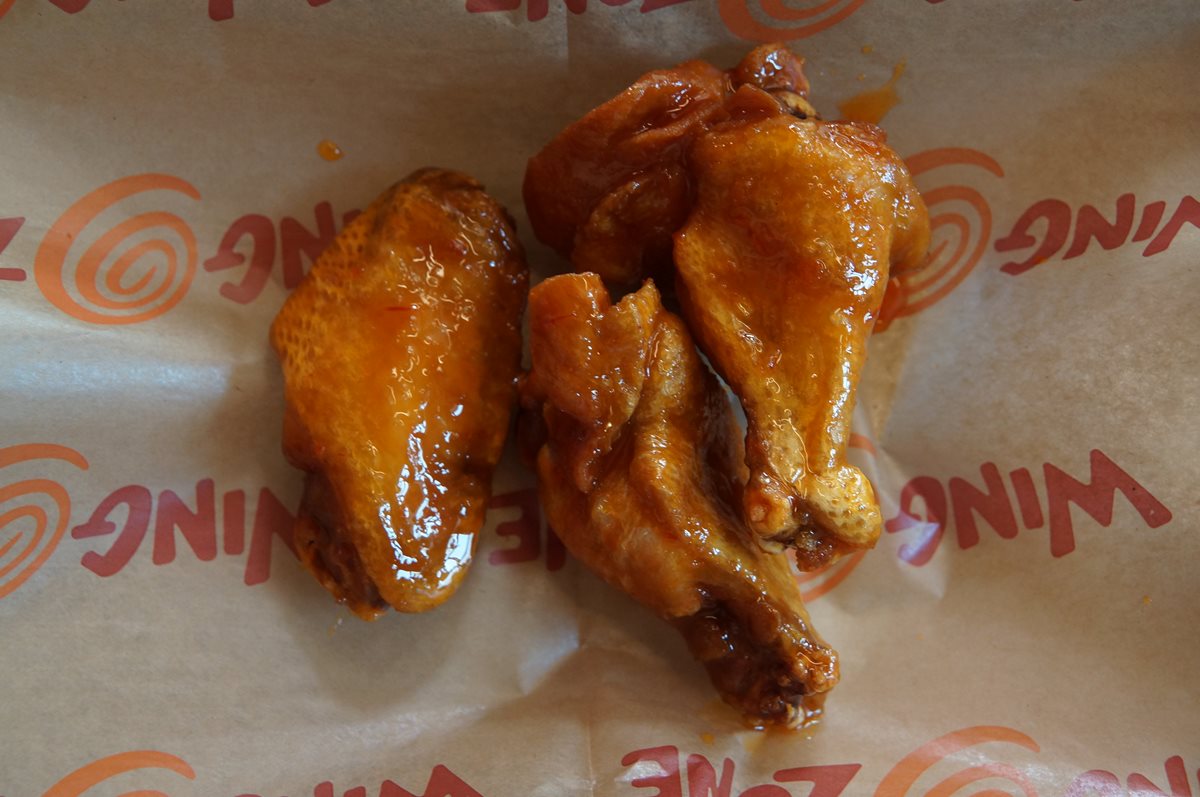 Las alitas tipo búffalo son muy populares por la intensidad de sus salsas picantes. (Foto Prensa Libre: Anna Lucía Ibarra).