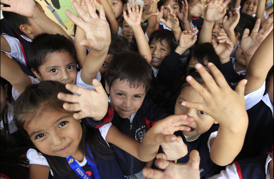 Los niños pueden tener más oportunidades cuando tienen acceso a una buena educación. (Foto Prensa Libre: Hemeroteca)
