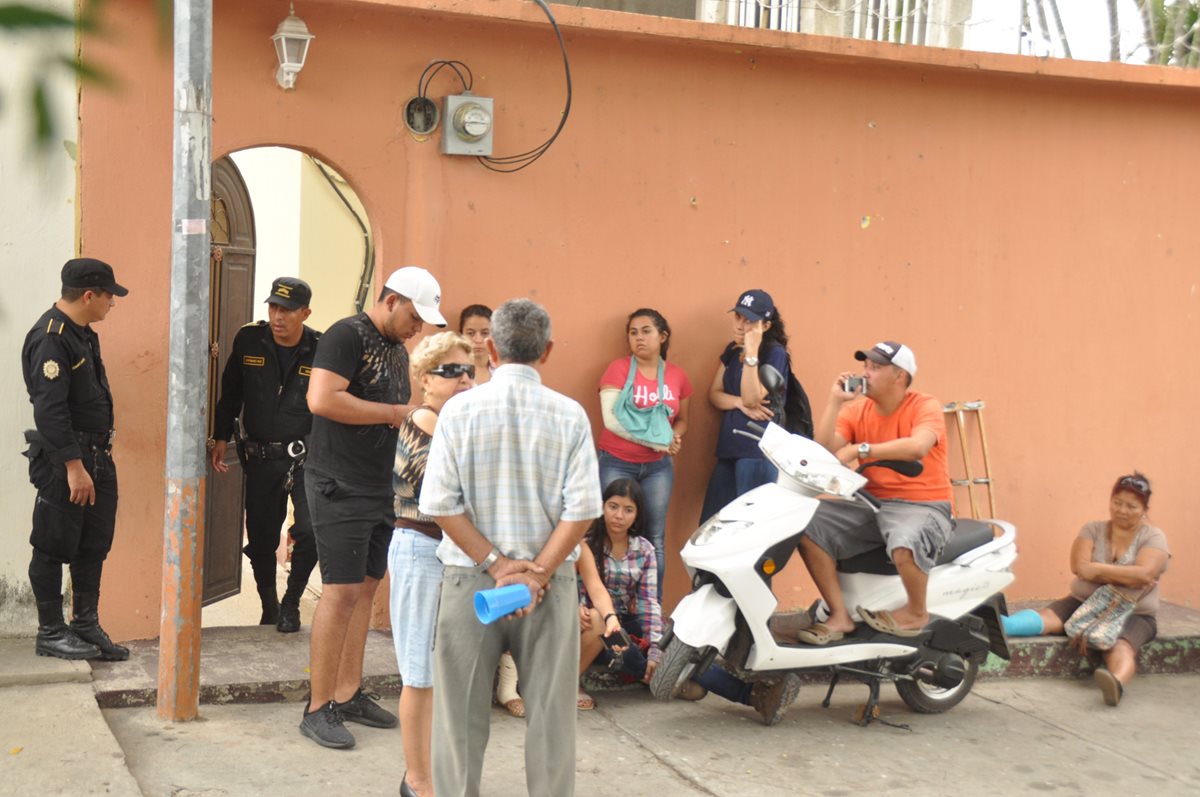 Vecinos de Bosques de San Julián, Zacapa, escucharon varios balazos en vivienda. (Foto Prensa Libre: Mario Morales)