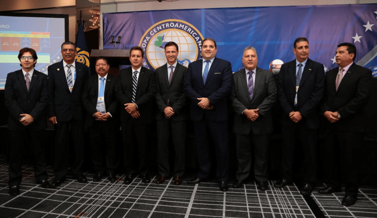 La Uncaf reúne a los miembros de las Asociaciones de Futbol de la región y apoya al Comité de Regularización de la Fedefut. (Foto Prensa Libre: Uncaf)
