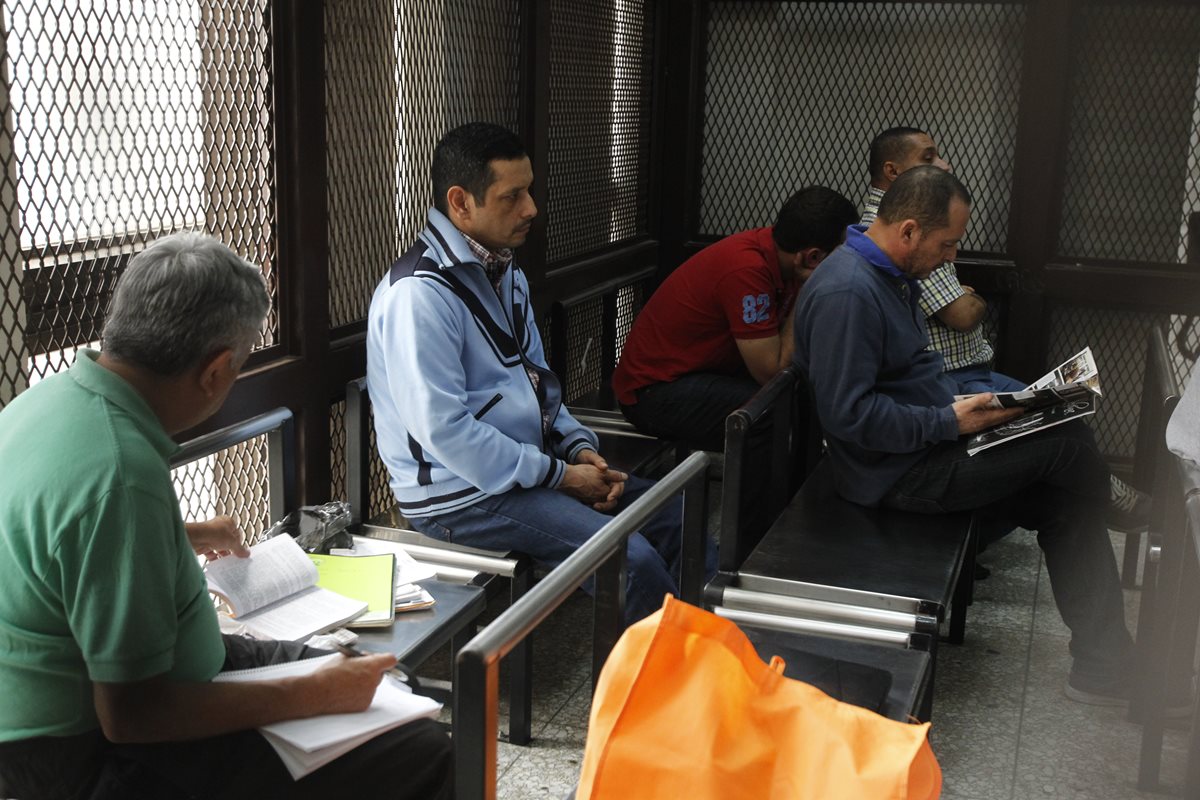 El proceso judicial en contra de la banda Los Topacio continuará en el Tribunal de Mayor Riesgo B. Entre los procesados se encuentran  17 notarios. (Foto Prensa Libre: Hemeroteca PL)
