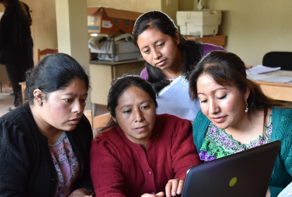 El objetivo de la alianza entre la UP y el IGER es dar más opciones de desarrollo a guatemaltecos emprendedores. (Foto Prensa Libre: Cortesía).