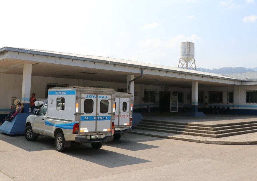 La niña de 4 años murió en el Hospital Nacional de Joyabaj, Quiché. (Foto Prensa Libre: Héctor Cordero)