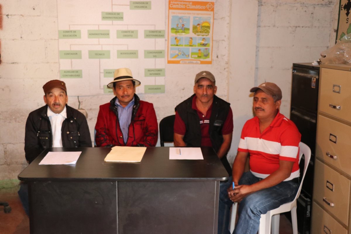 Líderes de Ilom, Chajul, Quiché, solicitaron a las autoridades de Salud y al presidente Jimmy Morales la construcción de un centro de Salud en esa comunidad. (Foto Prensa Libre: Héctor Cordero)