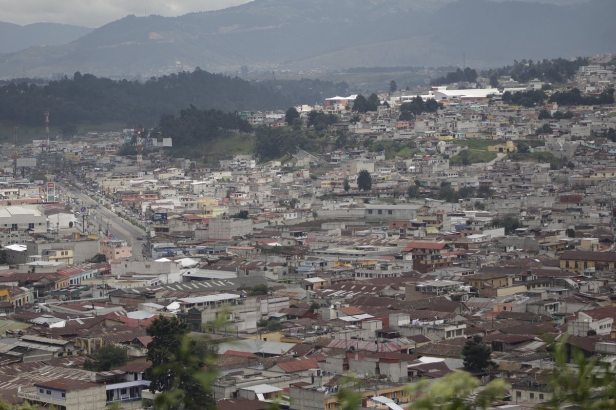 El Plan de Ordenamiento Territorial será suspendido por un mes, acordaron ediles de Quetzaltenango. (Foto Prensa Libre: María José Longo)