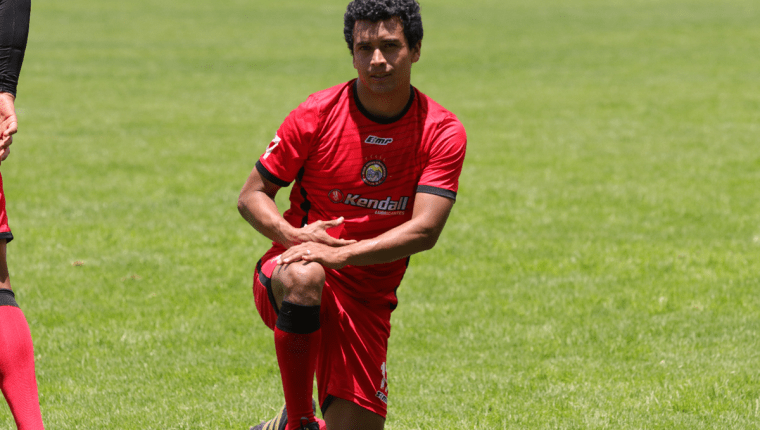 Fredy Ruano se ha convertido en el futbolista consentido del técnico Ramiro Cepeda. (Foto Prensa Libre: Raúl Juárez)