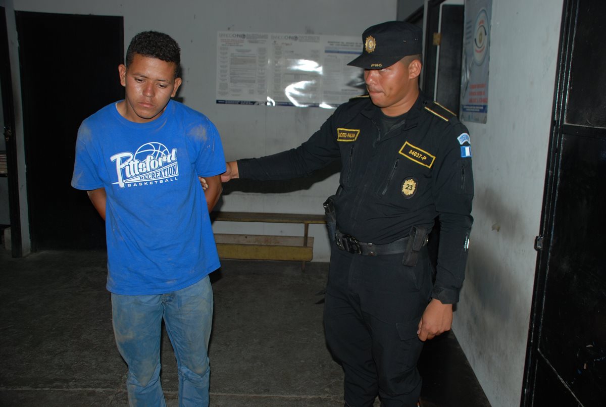 Roberto Antonio López Joya, de nacionalidad nicaragüense, fue detenido en la ciudad de Chiquimula. (Foto Prensa Libre: Mario Morales)