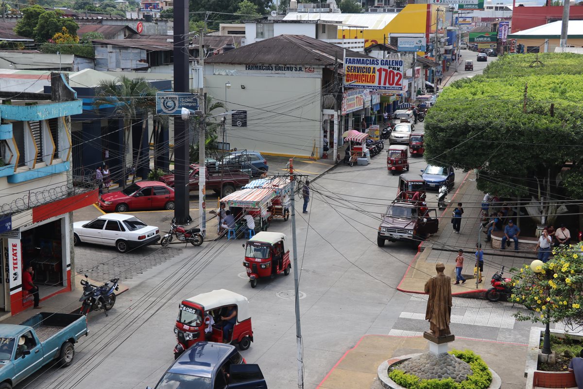Malacatán no cuenta con alumbrado público ante corte de energía por deuda millonaria. (Foto Prensa Libre: Whitmer Barrera)
