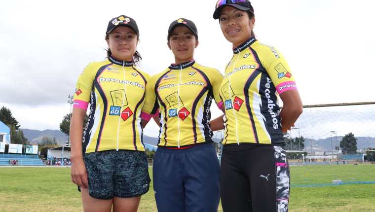 Cinthya Lee, Flory de León y Gabriela Soto siguen en la preparación para la temporada 2018. (Foto Prensa Libre: Raúl Juárez)