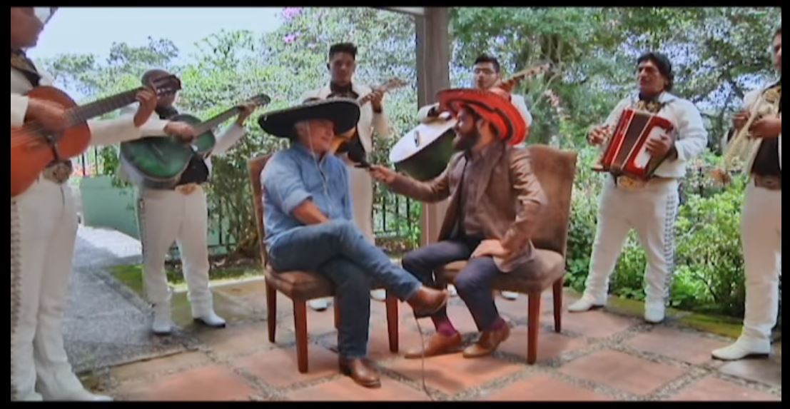 Alfonso Portillo es entrevistado para el programa Las Inolvidables, de Guatevision. (Foto Prensa Libre: Youtube)