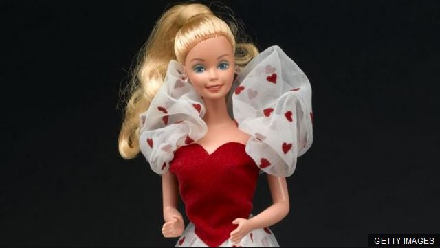 Mattel, fabricante de la emblemática Barbie, despedirá a 2 mil 200 trabajadores en todo el mundo. (Foto Getty Images)